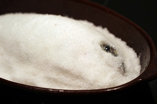 Lubina a la sal horno leña