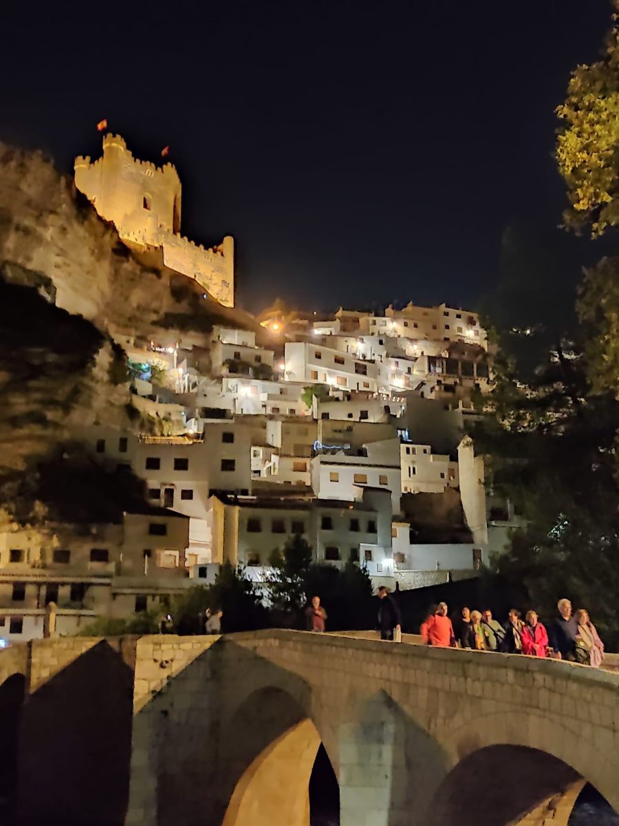 Reflejos en el río Júcar al atardecer
